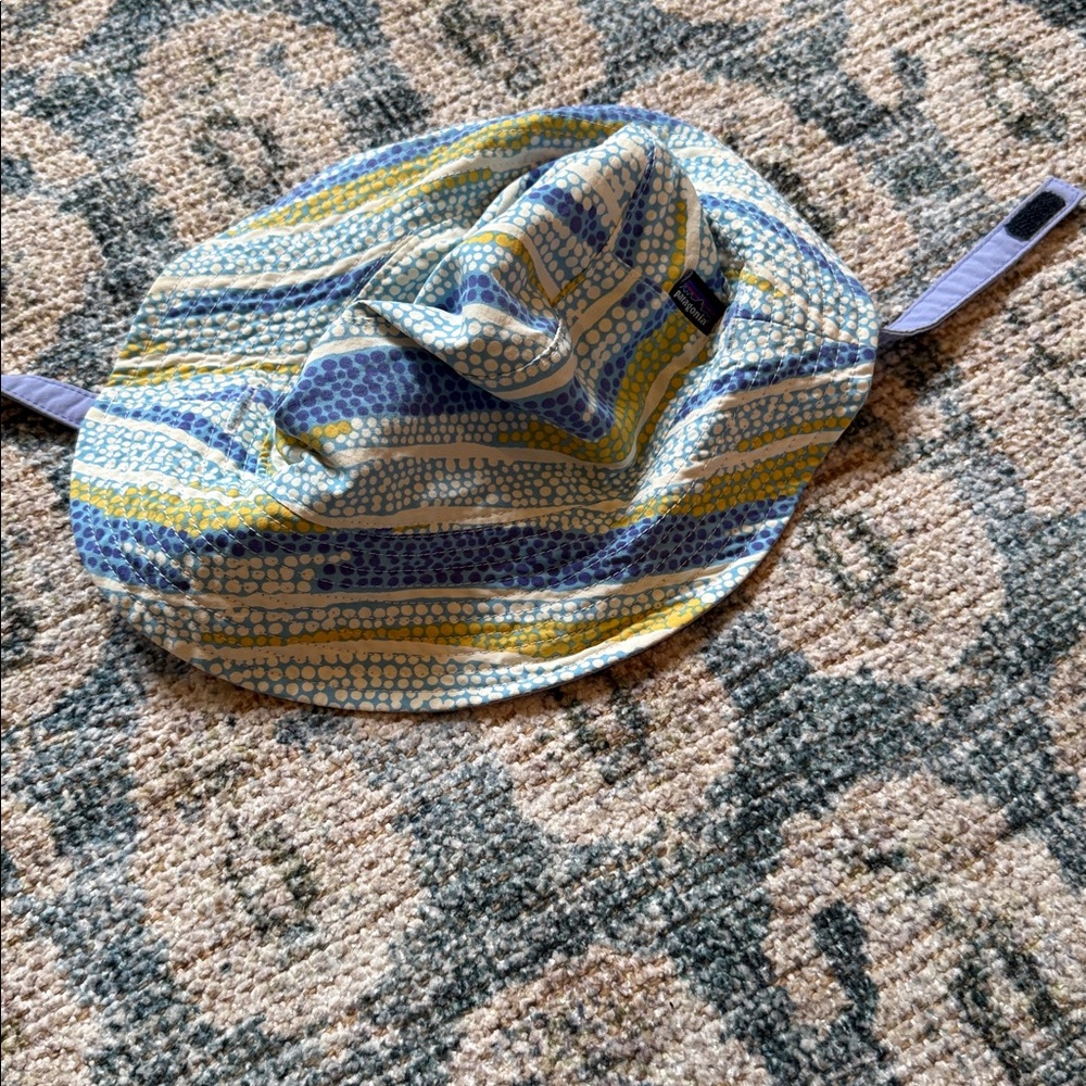 Patagonia Kids reversible bucket hat 24M
